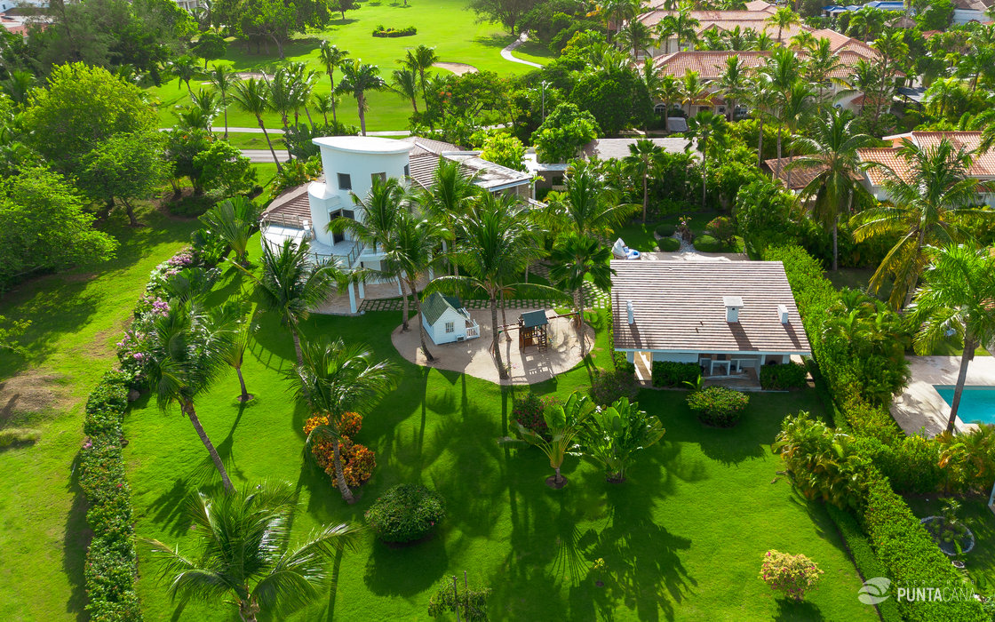 Villa Désirée – Luxury Golf Villa in Punta Cana’s Prestigious Cocotal Golf & Country Club – Huge Private Pool & BBQ Area, Kids’ Playground - Everything Punta Cana