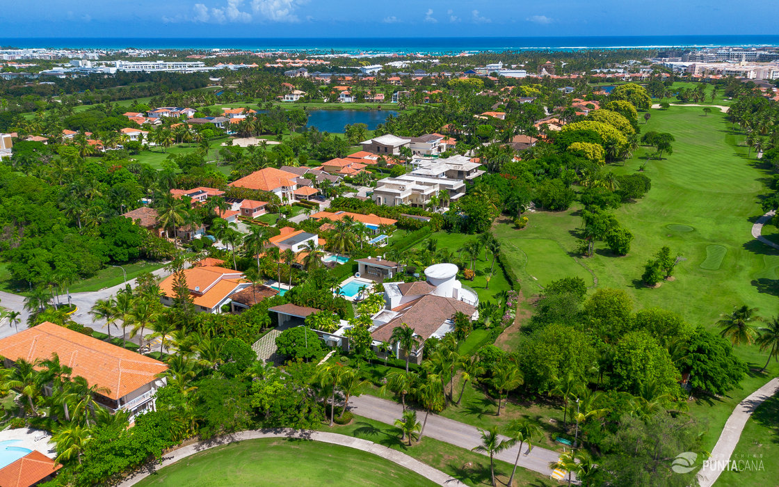 Villa Désirée – Luxury Golf Villa in Punta Cana’s Prestigious Cocotal Golf & Country Club – Huge Private Pool & BBQ Area, Kids’ Playground - Everything Punta Cana