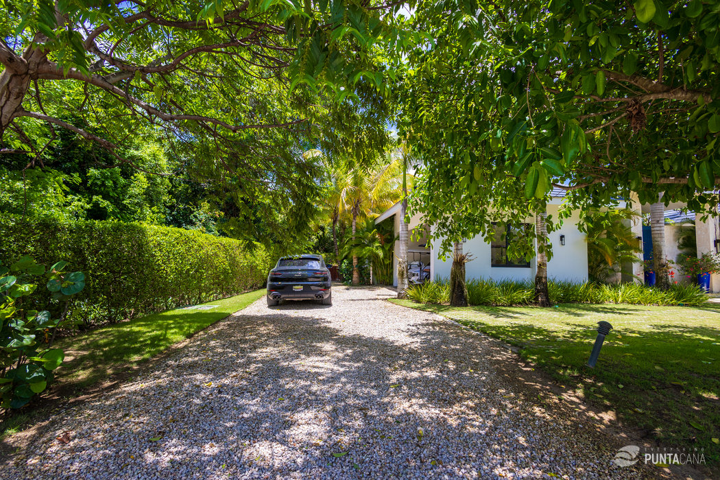 Luxury 7-Bedroom Villa for Sale in Punta Cana Village, Puntacana Resort & Club - Everything Punta Cana