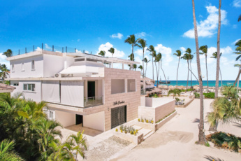 Luxury Villa Right on Los Corales Beach – With Heated Pool, Maid & Chef in Bávaro Luxury Villa Right on Los Corales Beach – With Heated Pool, Maid & Chef in Bávaro