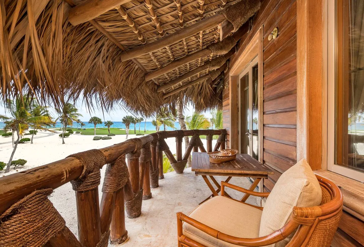 Balcony overlooking the golf course and ocean