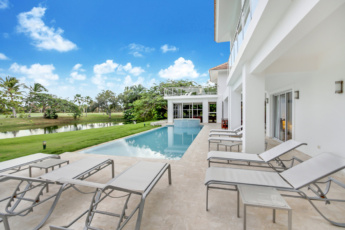 Two Luxury Villas in Cocotal for Large Groups – With Jacuzzi, Pools, Gym Two Luxury Villas in Cocotal for Large Groups – With Jacuzzi, Pools, Gym