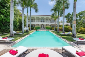 Beautiful villa near Playa Blanca & Serena Beach – Large 2 levels villa with pool, maid, golf