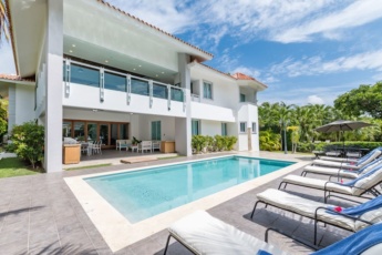 Villa Tortuga A14 on La Cana Golf Course – pool, games, maid