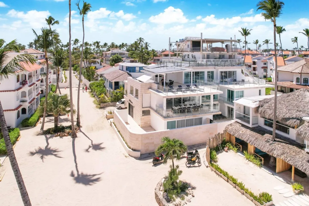 Villa location on Los Corales Beach