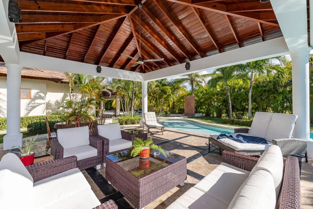 Large space under a covered palapa for gatherings with loved ones