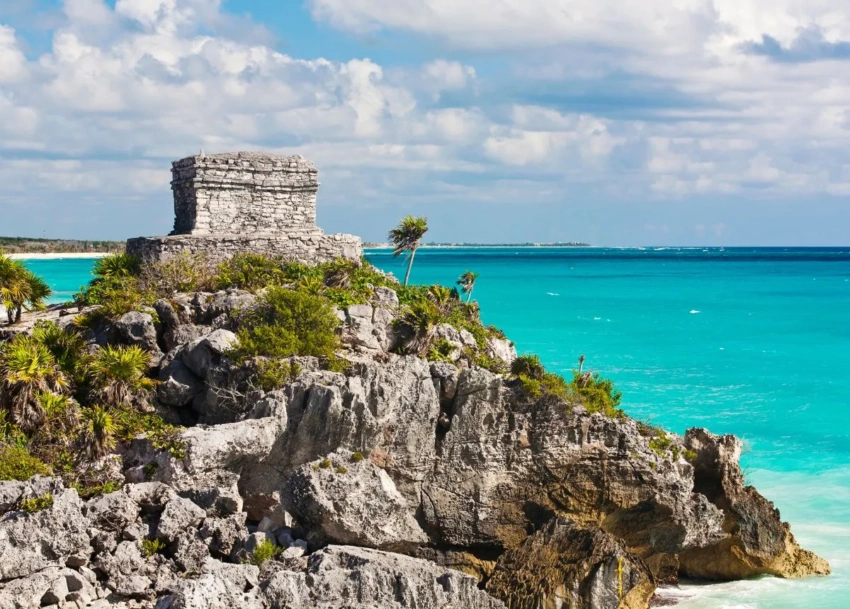 The Mayan Ruins of Tulum overlooking the ocean