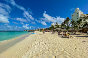 Punta Cana VS Aruba – What is the Best Place to Spend Caribbean Vacation in 2025