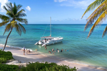 Catamaran Tour in Punta Cana (Bavaro) – Party, Sailing & Snorkelling Experience 2025