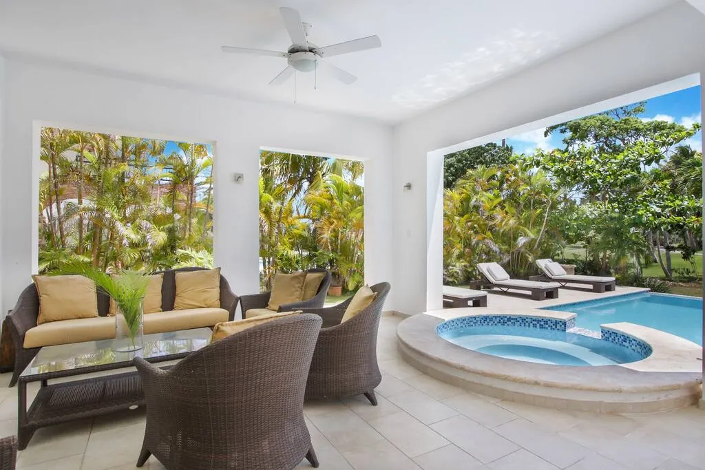 Terrace near the pool and jacuzzi