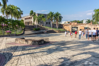 Santo Domingo Full Day VIP Tour from Punta Cana – Zona Colonial, Conquista Park, Los Tres Ojos