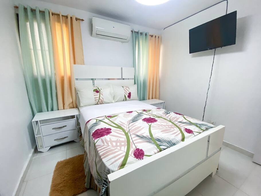 Santiago de Los Caballeros Apartment Rental - Free Wi-Fi & Electricity