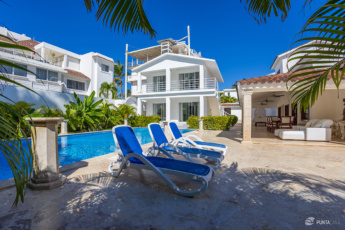 Villa May – New Modern Beachfront 7BR Villa with Pool & Maid in Bavaro, Los Corales