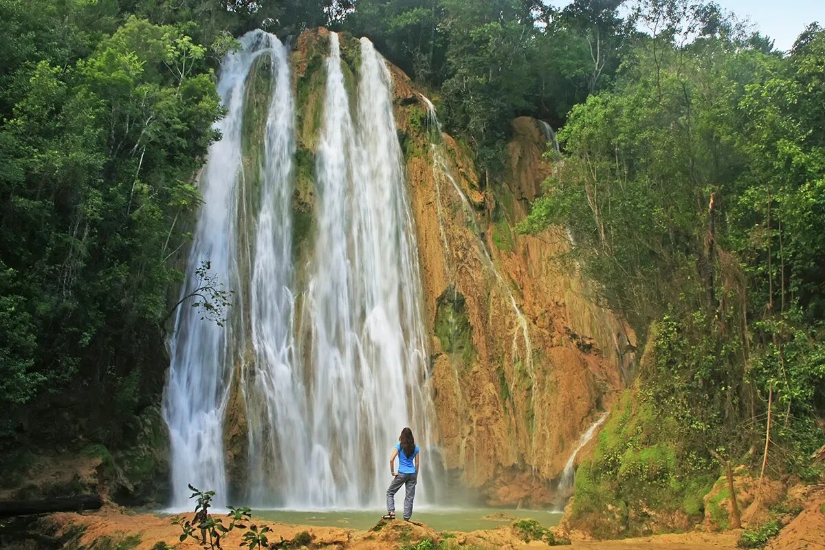 El Limón Waterfall, Samana