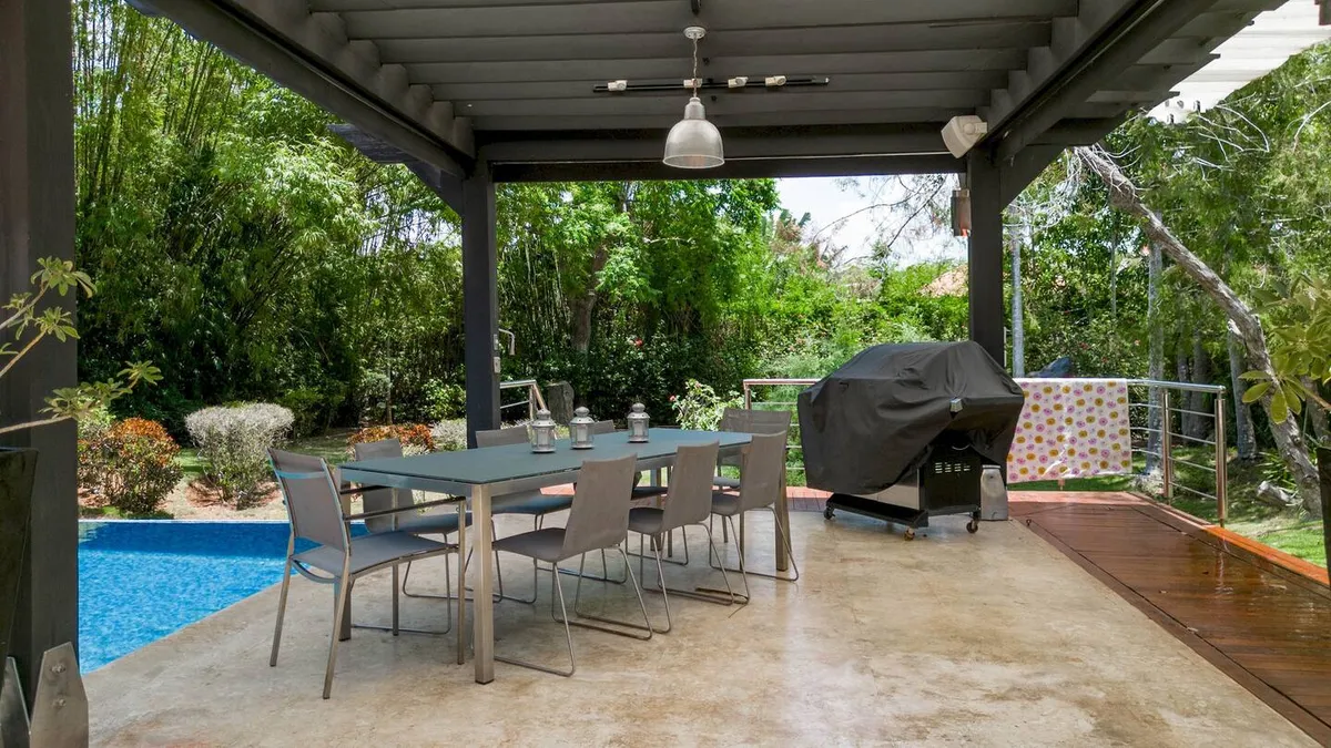 Spacious dining area outside