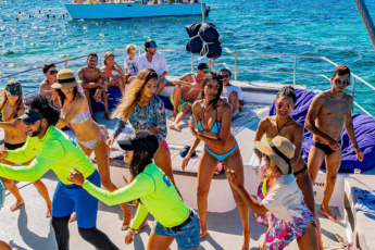 Punta Cana Private Bad Girl Catamaran Tour Along the Bávaro Beach – Party, Open Bar, Snorkelling Punta Cana Private Bad Girl Catamaran Tour Along the Bávaro Beach – Party, Open Bar, Snorkelling