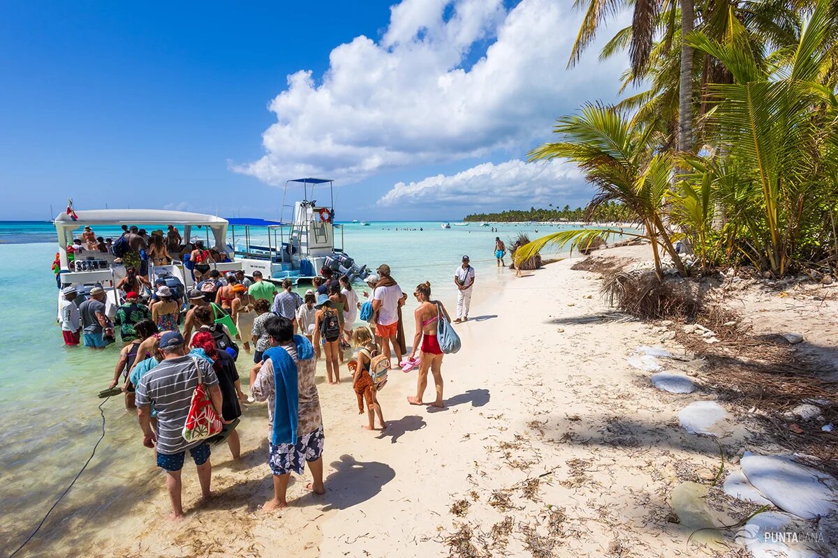 Trip to Isla Saona by catamaran