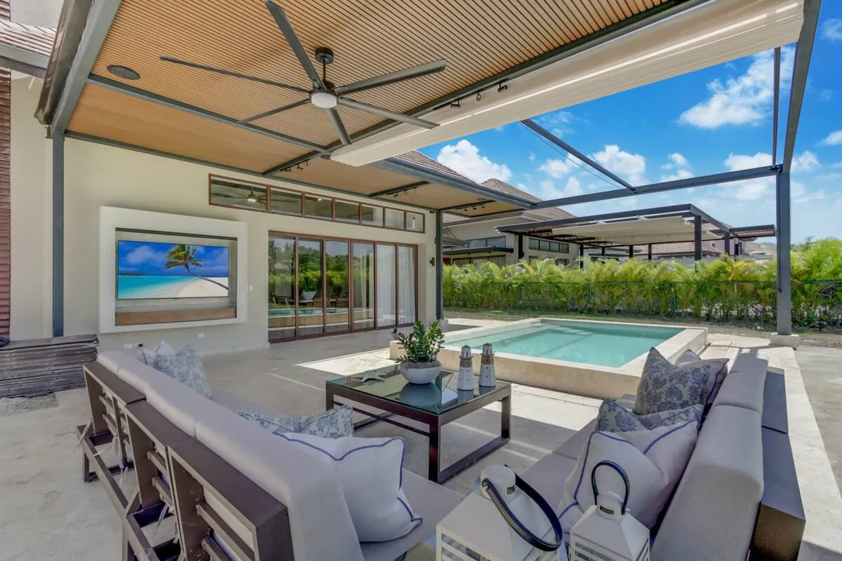 Comfortable covered terrace near the pool