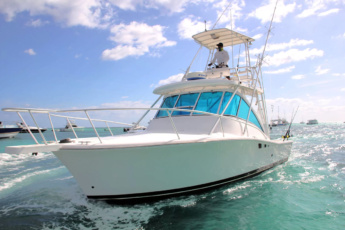 Private Fishing Charter on 32-foot Boat – Best Punta Cana Deep Sea Fishing Trip 2025
