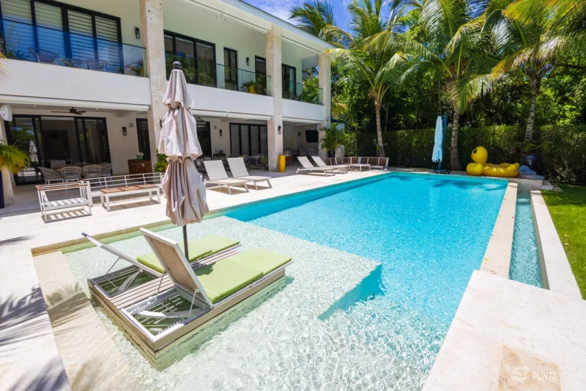 Villa swimming pool Villa swimming pool