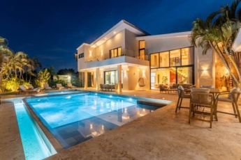 Luxury Punta Cana Golf Villa in Gated Cocotal Community – Pool, Gym & Movie Room